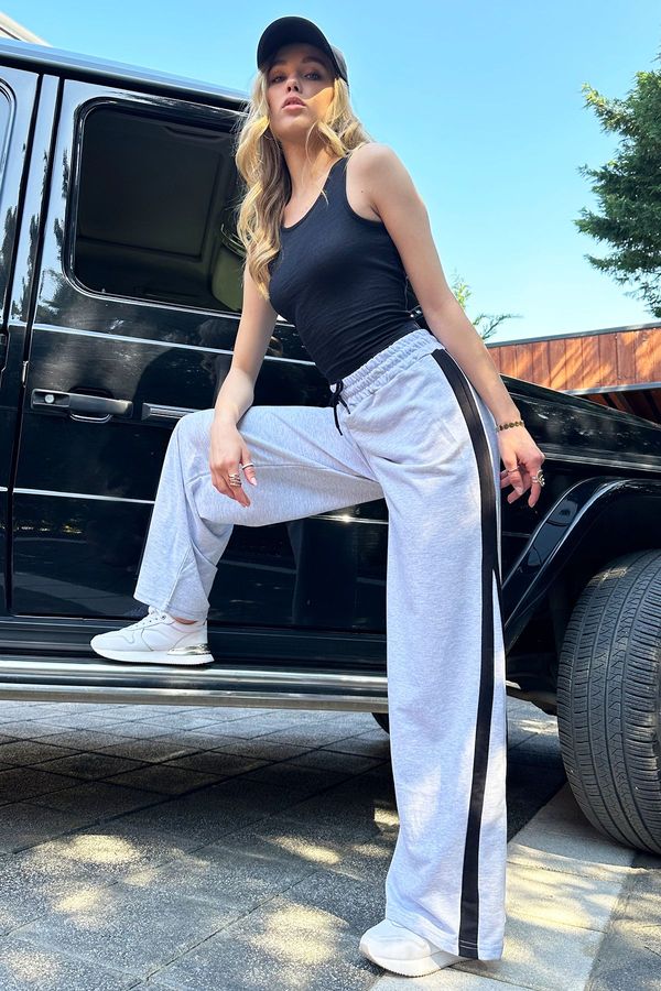 Trend Alaçatı Stili Trend Alaçatı Stili Woman's Carmelange Side Striped Palazzo Sweatpants