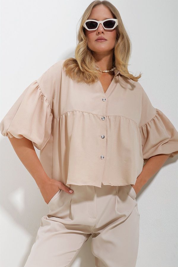 Trend Alaçatı Stili Trend Alaçatı Stili Women's Beige Balloon Sleeve Robe Gathered Kubra Cotton Crop Shirt