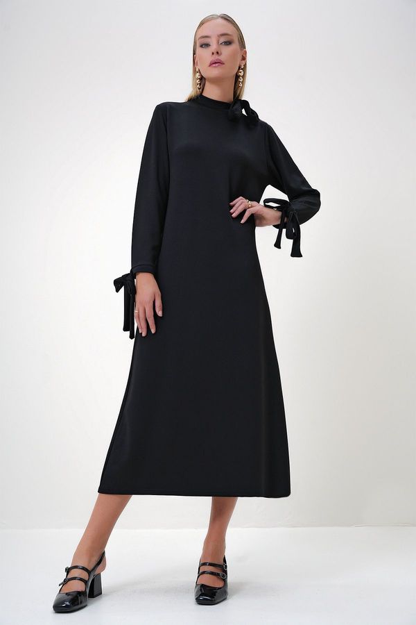 Trend Alaçatı Stili Trend Alaçatı Stili Women's Black Crew Neck Tie Detail Maxi Length Modal Dress
