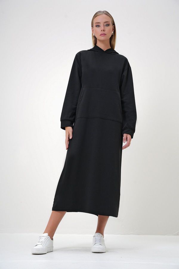 Trend Alaçatı Stili Trend Alaçatı Stili Women's Black Hooded Kangaroo Pocket Double Yarn Maxi Dress
