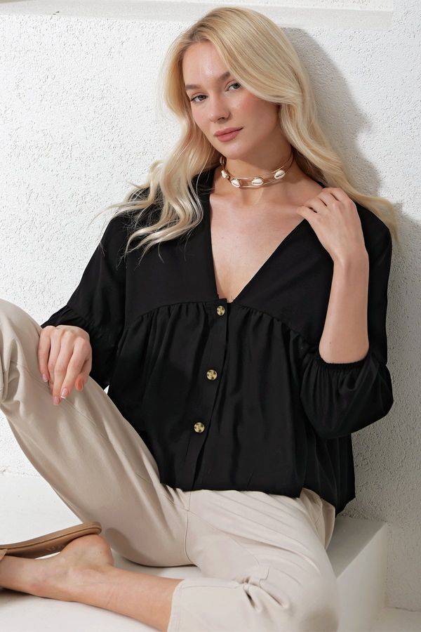 Trend Alaçatı Stili Trend Alaçatı Stili Women's Black V-Neck Button Detailed Gathered Woven Blouse