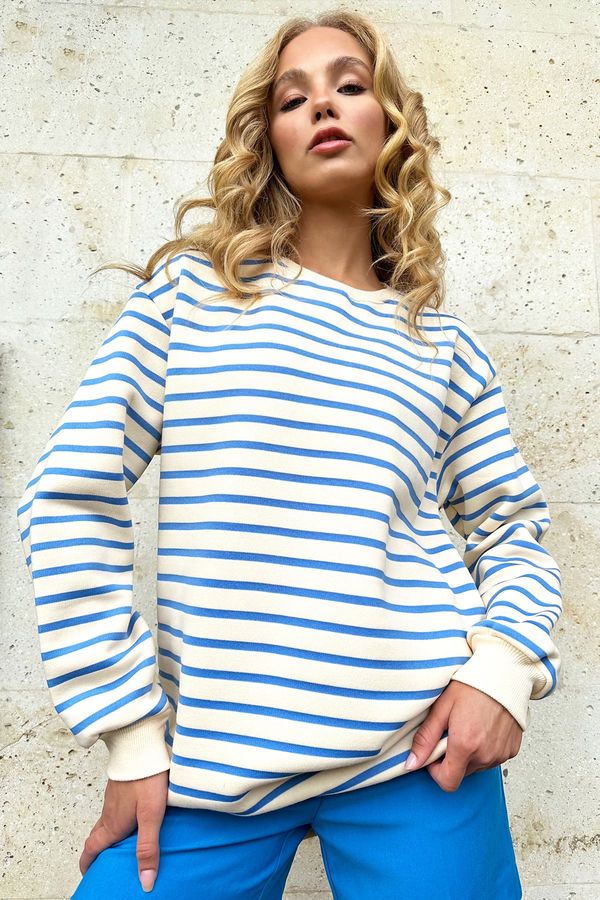 Trend Alaçatı Stili Trend Alaçatı Stili Women's Blue Crew Neck Striped 3 Thread Inside Raised Sweatshirt
