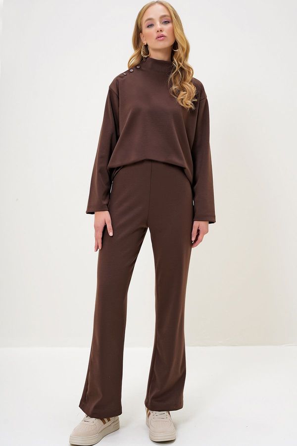Trend Alaçatı Stili Trend Alaçatı Stili Women's Brown Stand Collar Snap Blouse and Trouser Set