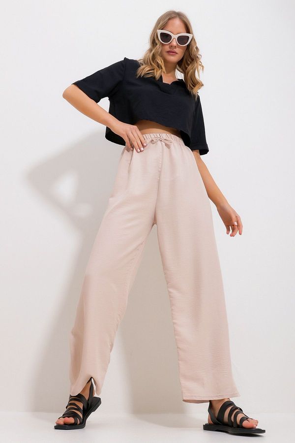 Trend Alaçatı Stili Trend Alaçatı Stili Women's Cream Waist Elastic Wide Leg Loose Woven Trousers