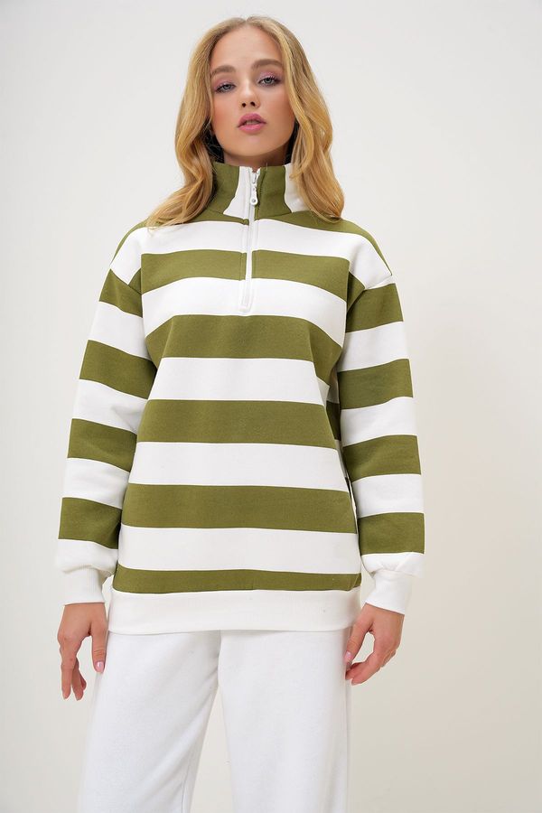Trend Alaçatı Stili Trend Alaçatı Stili Women's Fat Green Turtleneck Striped Three Thread Raster Winter Sweatshirt