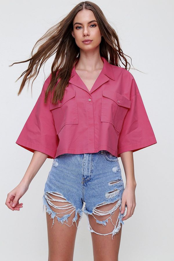 Trend Alaçatı Stili Trend Alaçatı Stili Women's Fuchsia Envelope Pocket Crop Poplin Shirt