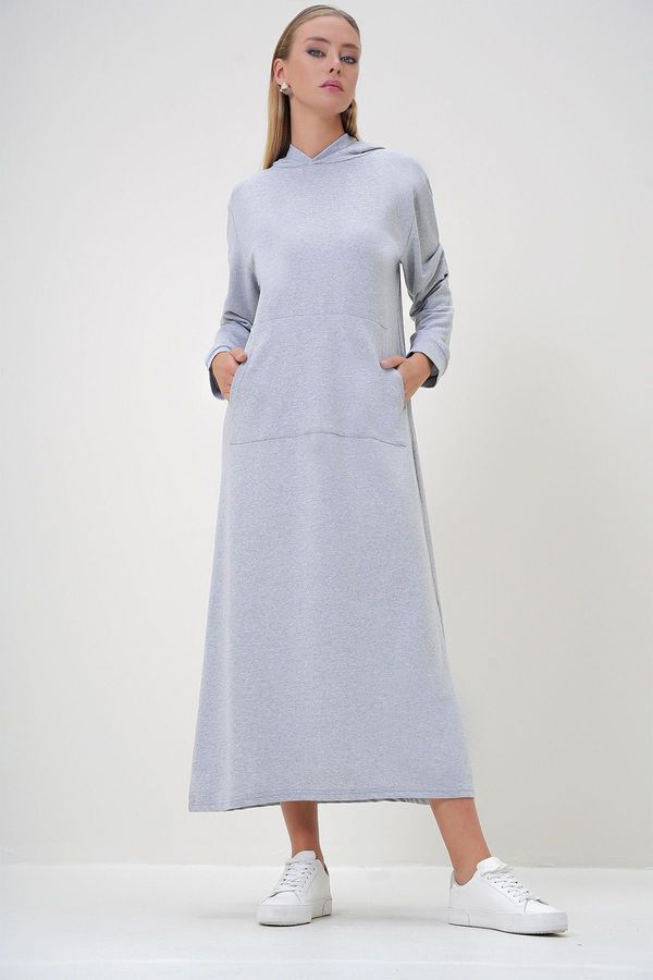 Trend Alaçatı Stili Trend Alaçatı Stili Women's Gray Hooded Kangaroo Pocket Double Yarn Maxi Dress