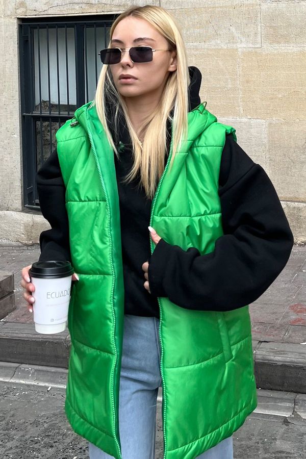 Trend Alaçatı Stili Trend Alaçatı Stili Women's Green Hooded Pocket Detailed Oversize Puffer Vest