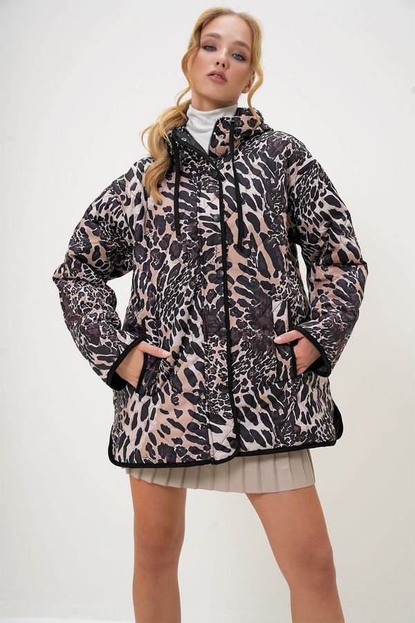Trend Alaçatı Stili Trend Alaçatı Stili Women's Leopard Leopard Patterned Hooded Double Pocket Oversize Coat