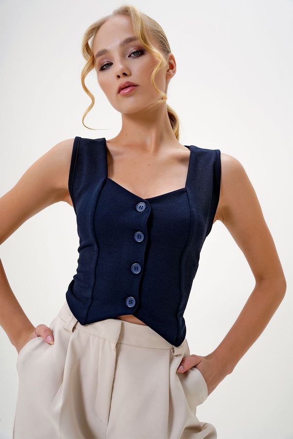 Trend Alaçatı Stili Trend Alaçatı Stili Women's Navy Blue Heart Collar Buttoned Crop Vest