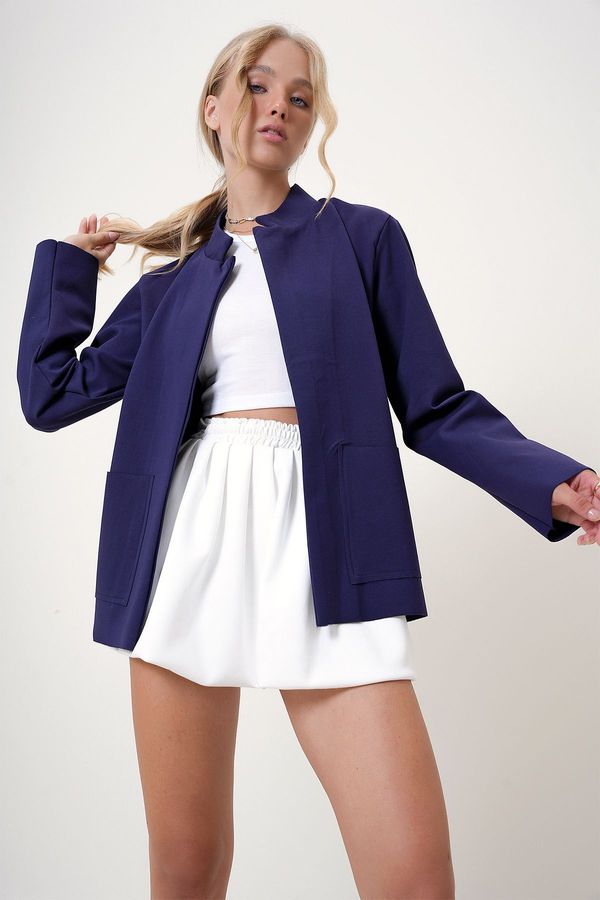 Trend Alaçatı Stili Trend Alaçatı Stili Women's Navy Blue Stand Collar Double Pocket Diving Jacket