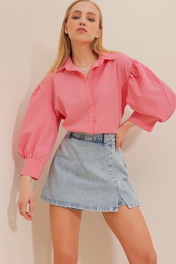 Trend Alaçatı Stili Trend Alaçatı Stili Women's Pink Basic Poplin Shirt with Balloon Sleeves and Concealed Pop-up