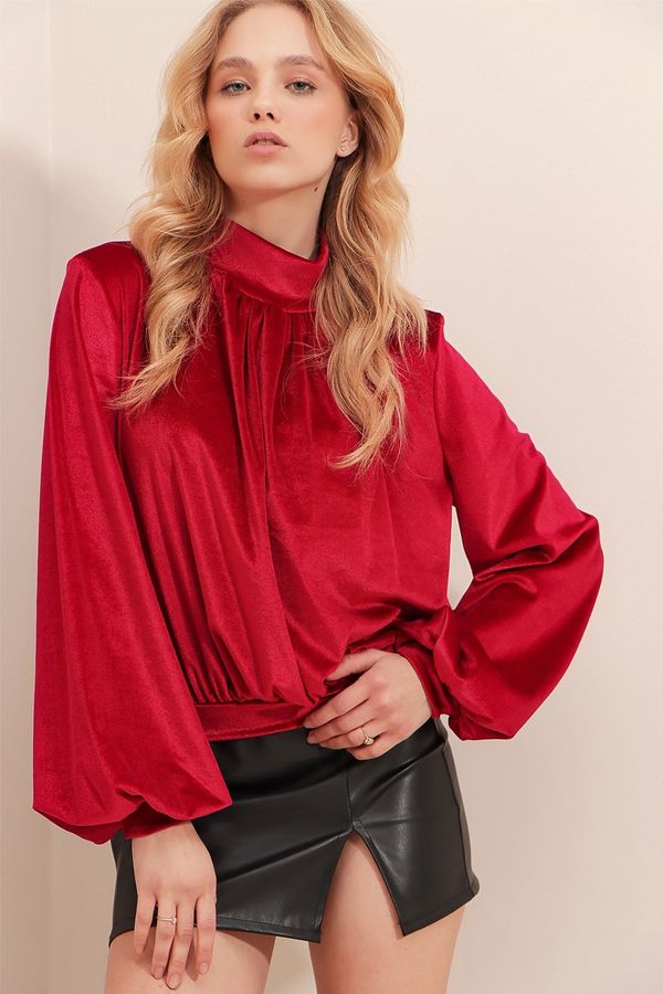 Trend Alaçatı Stili Trend Alaçatı Stili Women's Red Christmas Special High Neck Front Gathered Detail Velvet Blouse