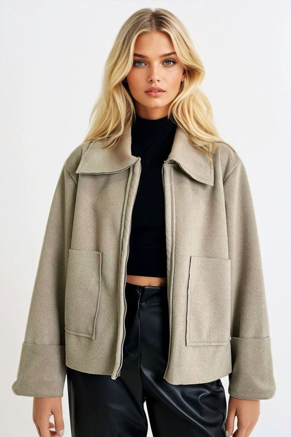 Trend Alaçatı Stili Trend Alaçatı Stili Women's Stone Shirt Collar Double Pocket Front Zippered Cashmere Jacket