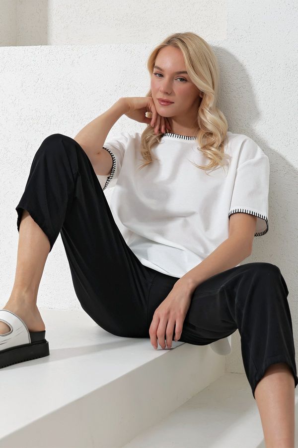 Trend Alaçatı Stili Trend Alaçatı Stili Women's White Crew Neck Shepherd Stitched Relaxed Fit Blouse