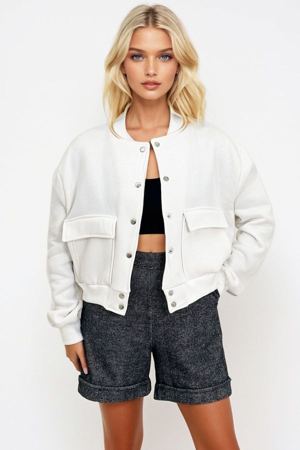 Trend Alaçatı Stili Trend Alaçatı Stili Women's White Snap Closure Double Pocket Raster Crop Jacket