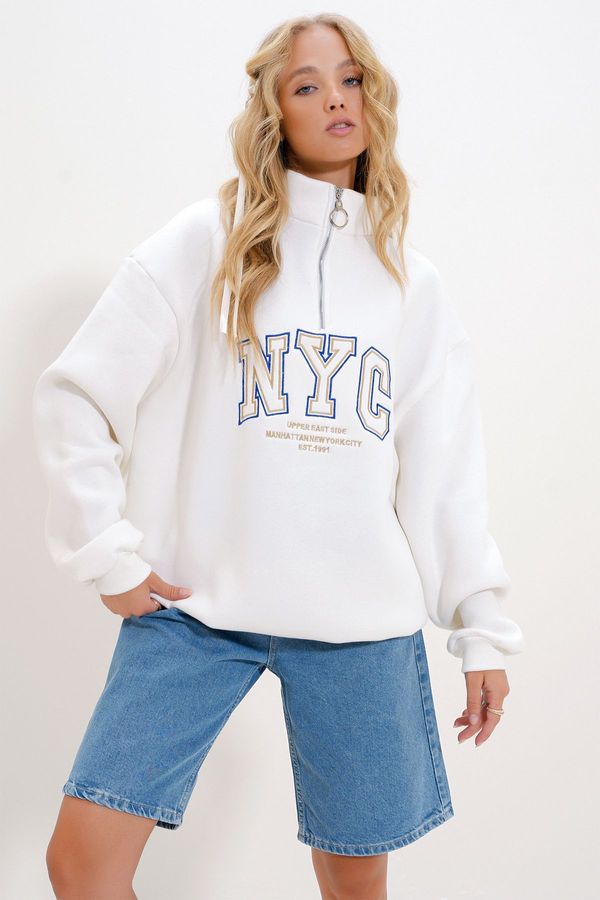 Trend Alaçatı Stili Trend Alaçatı Stili Women's White Stand Collar Zipper Front Embroidered Oversize 3 Thread Ribbed Unisex Sweatshirt