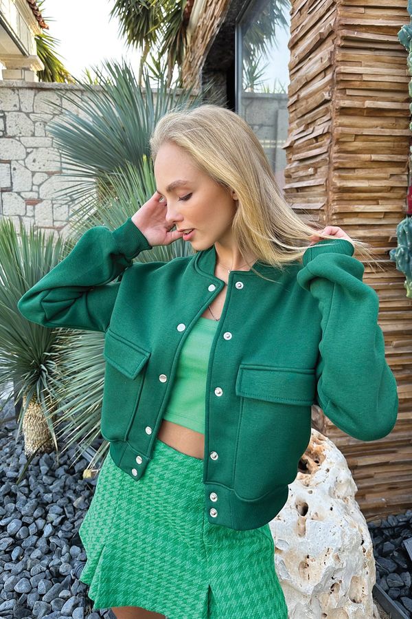 Trend Alaçatı Stili Trend Alaçatı Stili Žensko zeleno zapiranje Snap Closure Dvojni žep Notranji dvig Crop Jacket