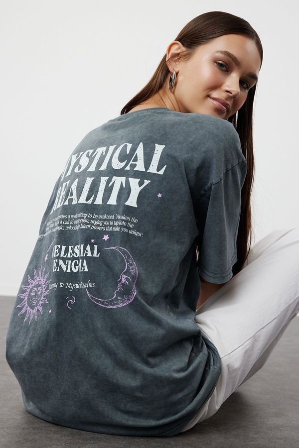 Trendyol Trendyol Anthracite Oversize/Wide Pattern Washed Slogan and Back Printed 100% Cotton Knitted T-Shirt