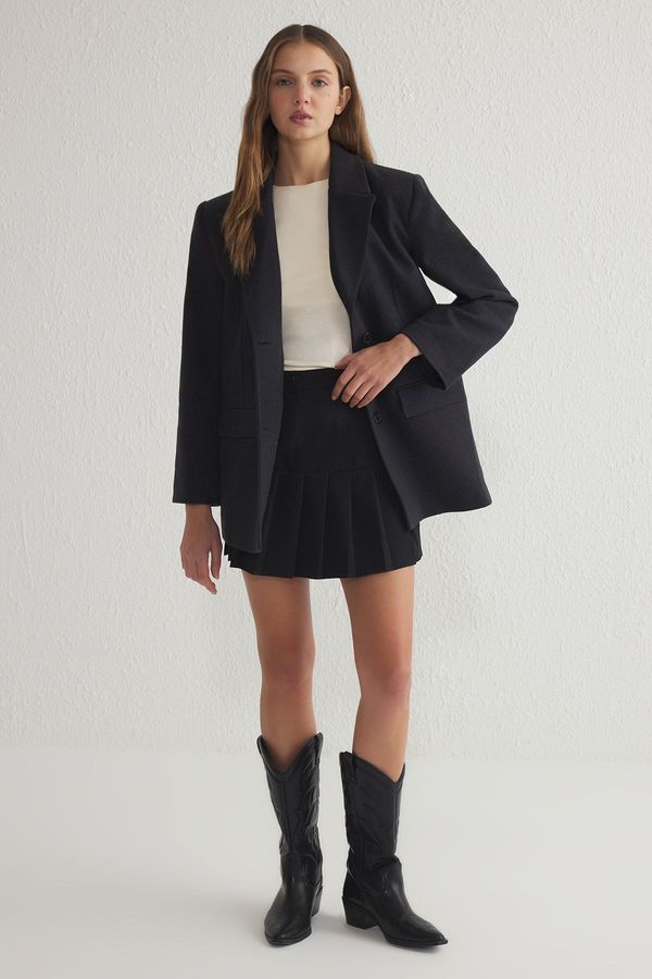 Trendyol Trendyol Anthracite Soft Texture Regular Short Coat