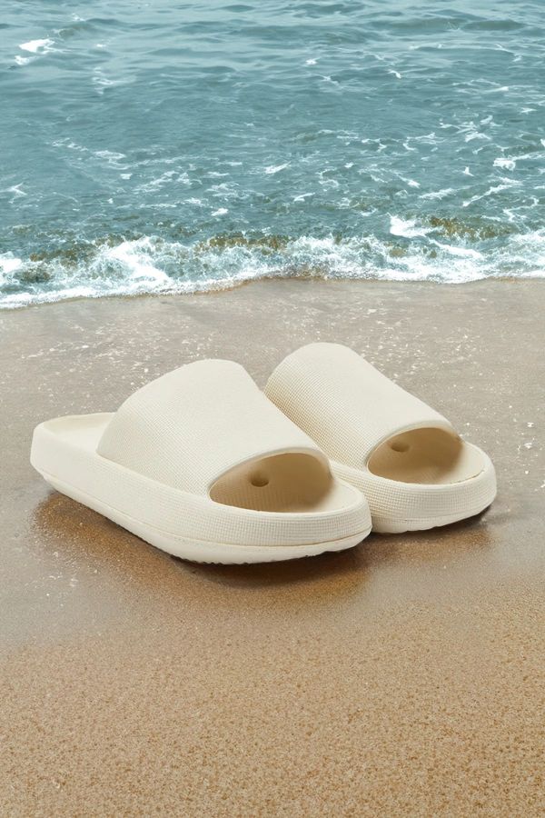 Trendyol Trendyol Beige Flatform Women's Pool Slippers