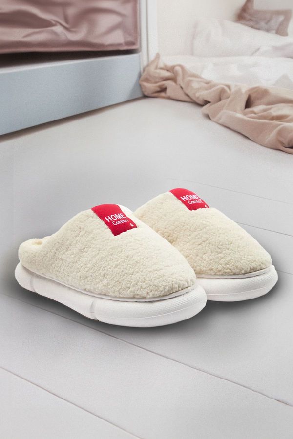 Trendyol Trendyol Beige Plush Woven Label Detailed Women's Home Slippers