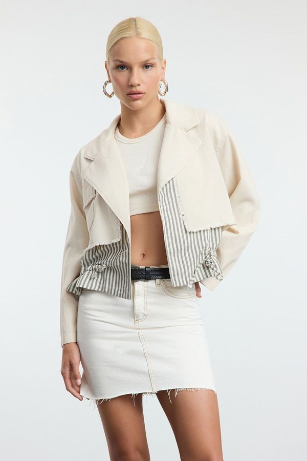 Trendyol Trendyol Beige Stripe Detailed Pocket Jacket