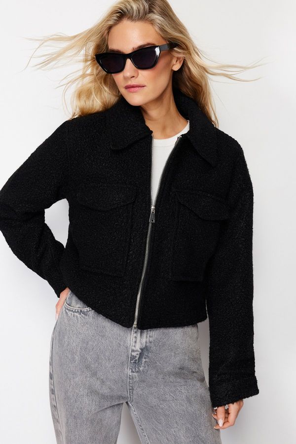 Trendyol Trendyol Black Boucle Crop Slim Coat