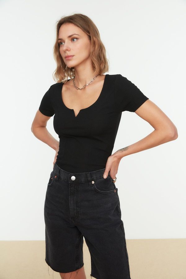 Trendyol Trendyol Black Crew Neck Detailed Fitted/Situated Ribbed Stretch Crop Knitted Blouse