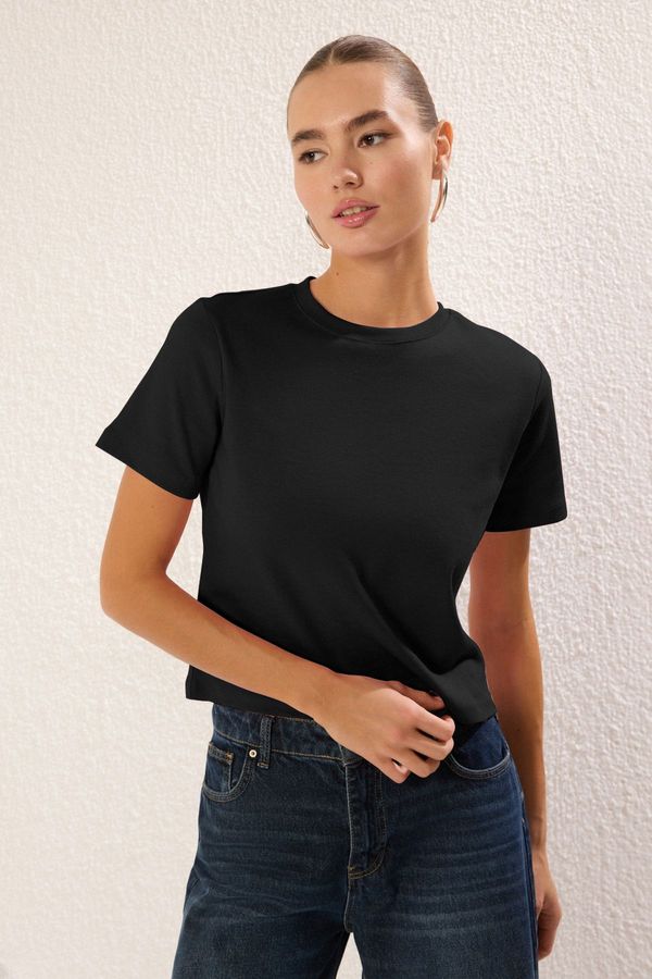 Trendyol Trendyol Black Crew Neck Short Sleeve Regular Cut Knitted T-Shirt