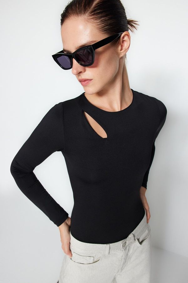 Trendyol Trendyol Black Cut Out/Window Detailed Crew Neck Snap Fastener Flexible Knitted Body