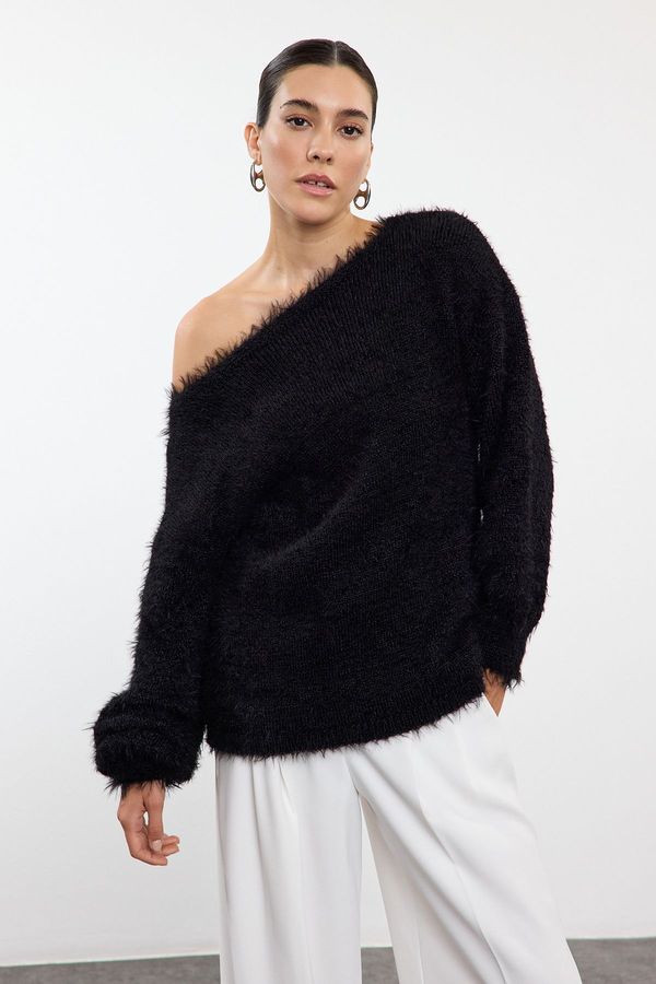 Trendyol Trendyol Black Furry Turn-down Collar Knitwear Sweater