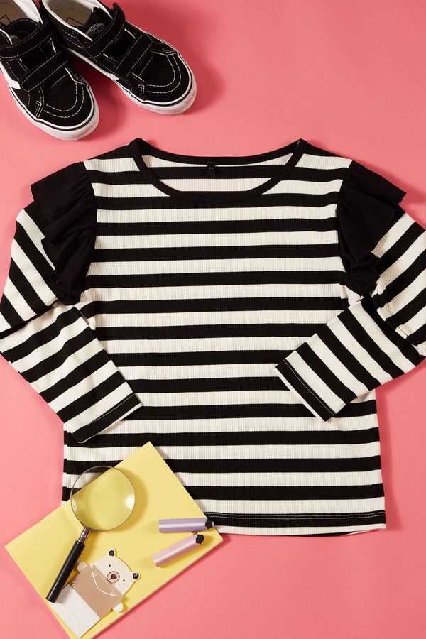 Trendyol Trendyol Black Girl's Striped Ruffle Detailed Knitted T-Shirt