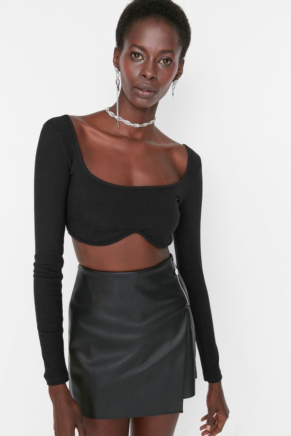 Trendyol Trendyol Black Knitted Crop Collar Detailed Blouse