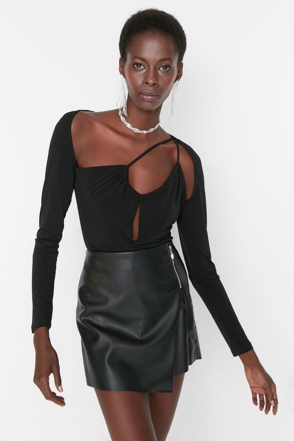 Trendyol Trendyol Black Knitted Window/Cut Out Detail Asymmetric Collar Bodysuit