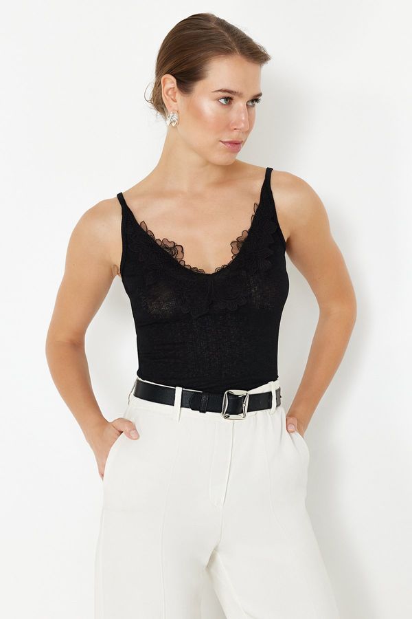 Trendyol Trendyol Black Lace Detailed Textured Tulle Fitted Stretchy Knitted Undershirt