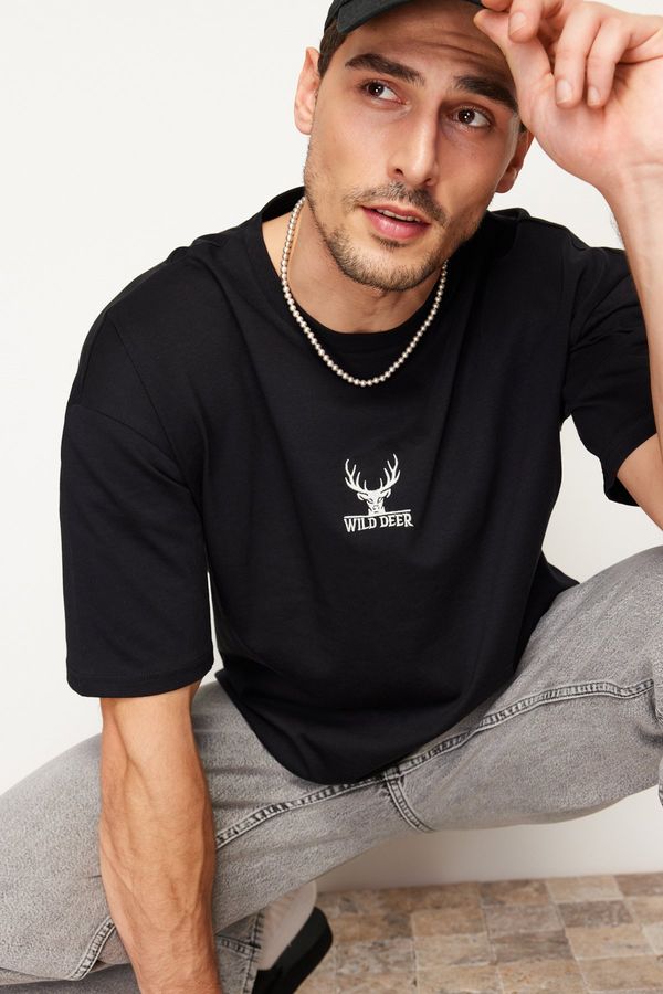 Trendyol Trendyol Black Oversize Deer Embroidered 100% Cotton T-Shirt