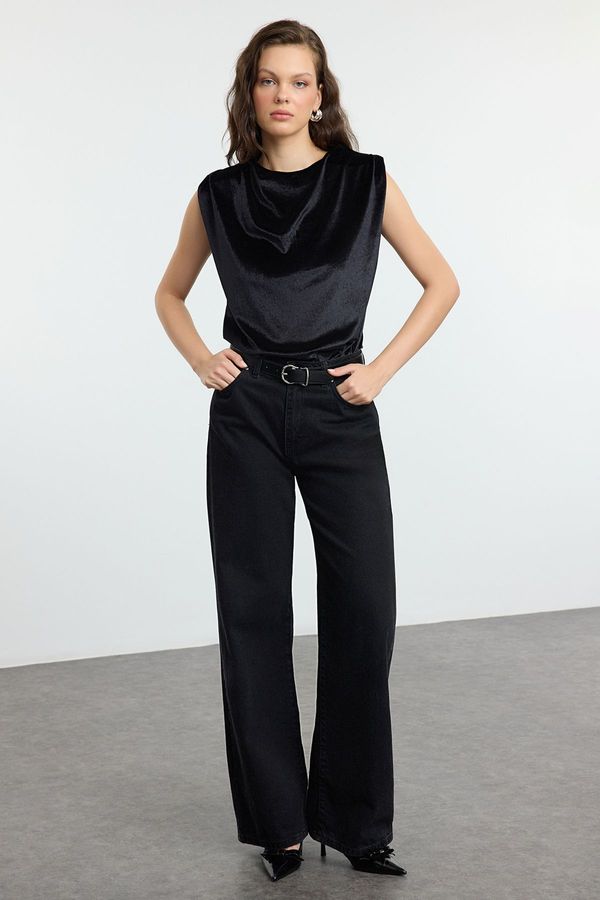 Trendyol Trendyol Black Padding and Gathering/Drape Detailed Regular Knitted Blouse