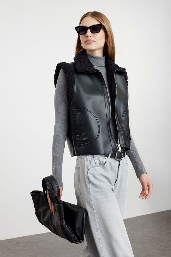 Trendyol Trendyol Black Regular Faux Leather Plush Detailed Vest