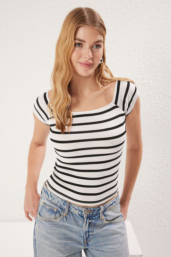 Trendyol Trendyol Black Striped Fitted/Body-Sit Carmen Collar Flexible Knitted Blouse