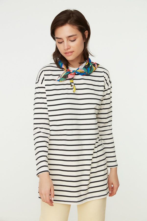 Trendyol Trendyol Black Striped Knitted Tunic