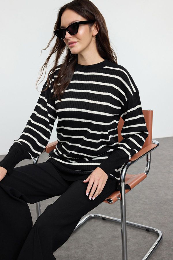 Trendyol Trendyol Black Striped Single Plait Knitwear