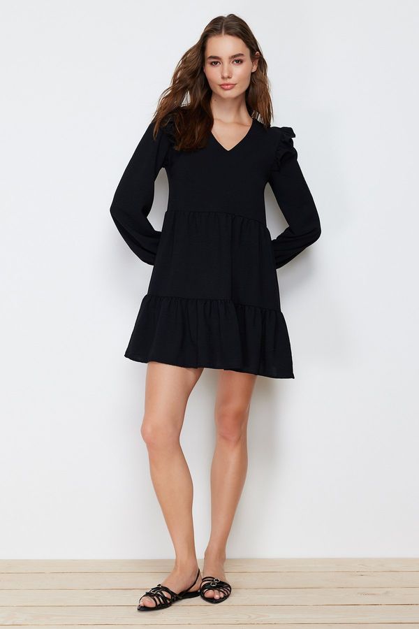 Trendyol Trendyol Black zbrani ruffle detajl Mini tkana tkana obleka