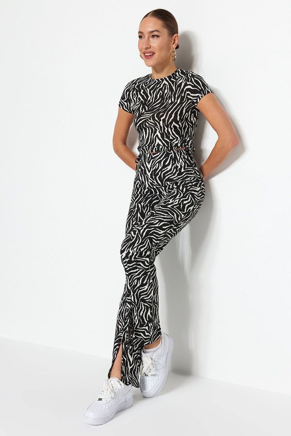 Trendyol Trendyol Black Zebra Print Slit Slit Detailed High Waist Straigth pletene hlače