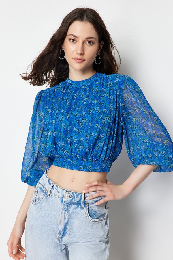 Trendyol Trendyol Blue Floral High Collar Crop Woven Blouse