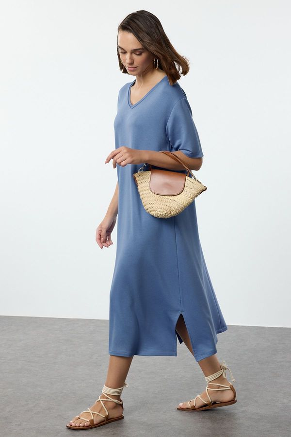 Trendyol Trendyol Blue Straight V-Neck Relaxed/Comfortable Cut Flexible Maxi Knitted Dress