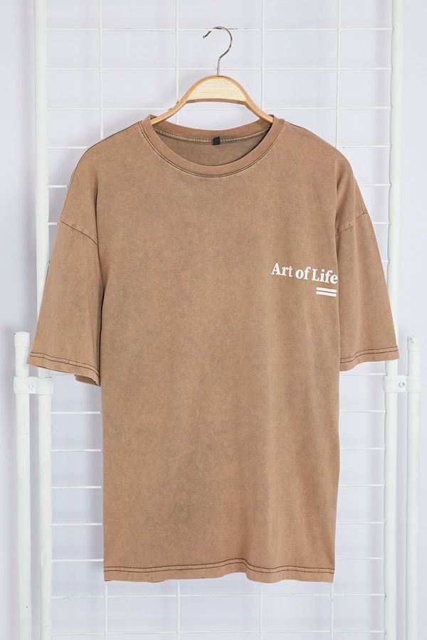 Trendyol Trendyol Brown Oversize/Wide Cut Vintage/Faded Effect Printed 100% Cotton T-Shirt