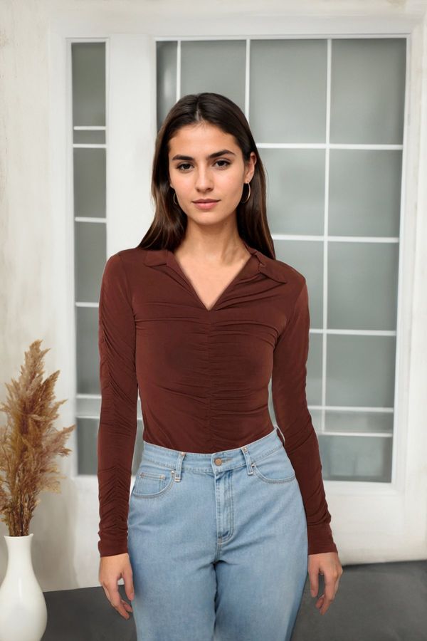 Trendyol Trendyol Brown Slim Gathered Polo Neck Flexible Knitted Blouse