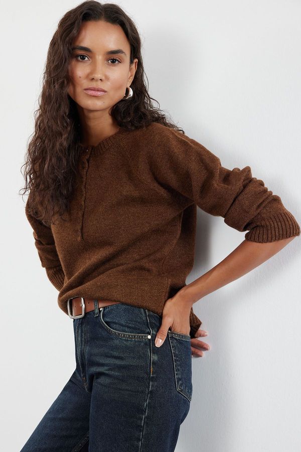 Trendyol Trendyol Brown Soft Texture Button Detailed Knitwear Sweater