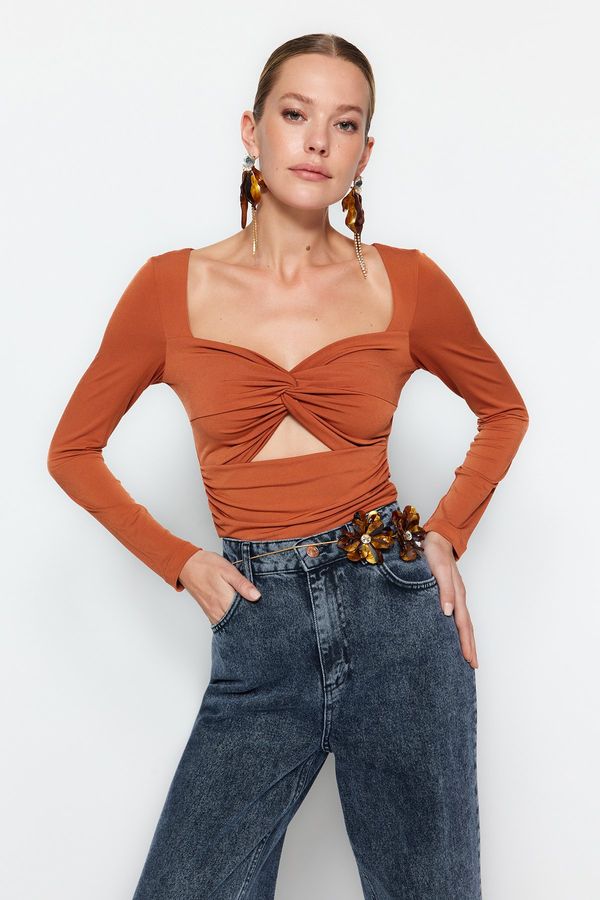 Trendyol Trendyol Cinnamon Window/Cut Out Detailed Blouse